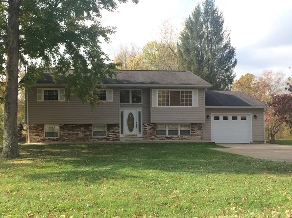 45 Westwood Way, Washington, WV 26181