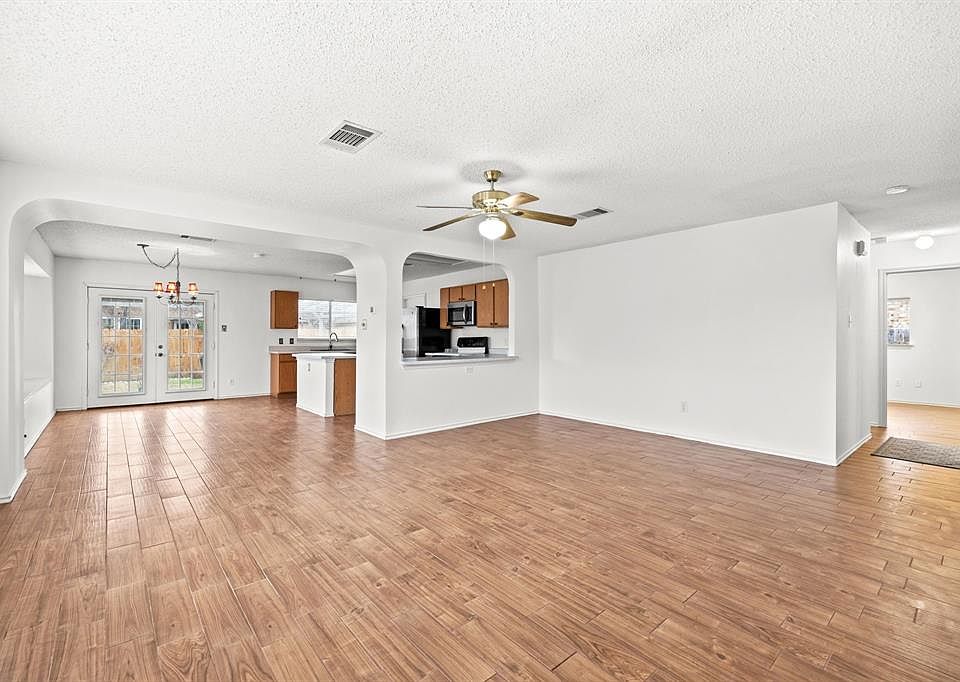1st image of 3320 Settlement Dr