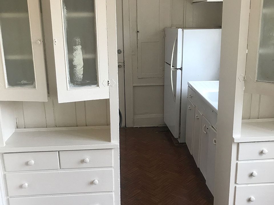 1st image of 720 6th St NW #2