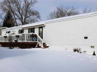 669 Lafferty Dr, Rochester, MI 48307