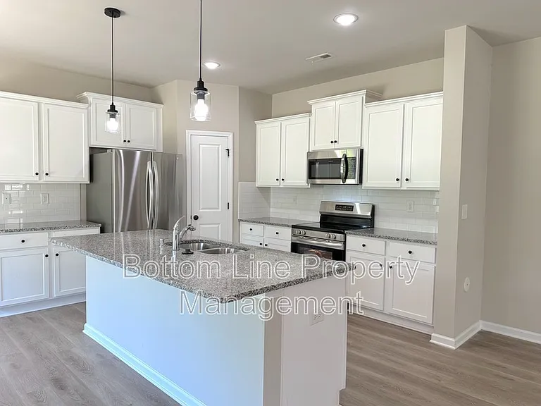 9016 Stoney Waters Ct — Photo 7