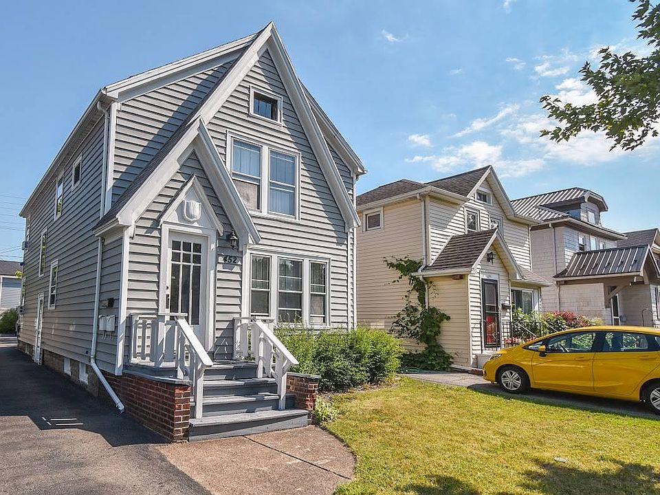 1st image of 452 Taunton Pl