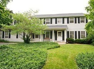 1527 Kaneville Rd, Geneva, IL 60134