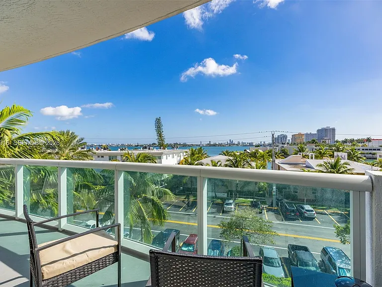 7910 Harbor Island Dr #402 — Photo 16