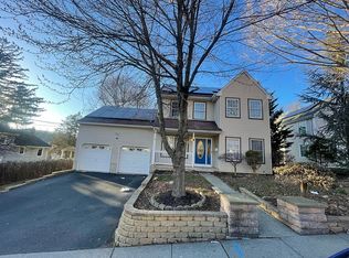13 New St, Dover, NJ 07801