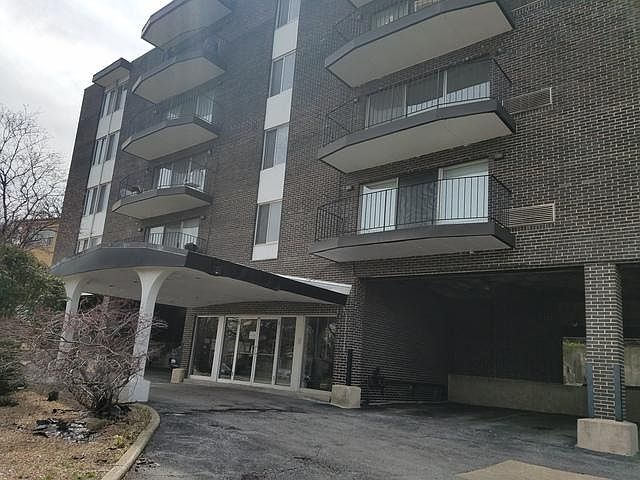 1st image of 11116 S Longwood Dr APT 204
