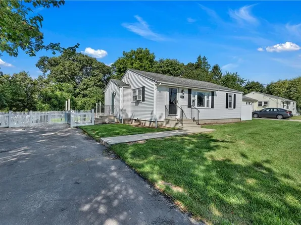 321 Hoxsie Ave, Warwick, RI 02889