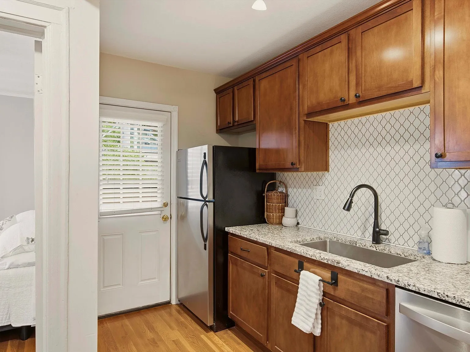 1 bed, 756 sqft, $1,600 — Photo 4