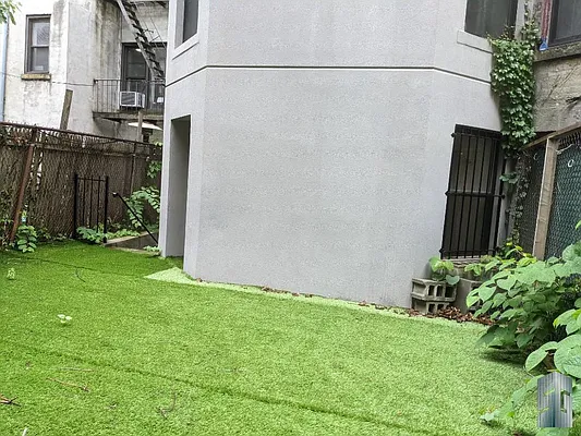 Rented by Skyline Group Real Estate | media 9