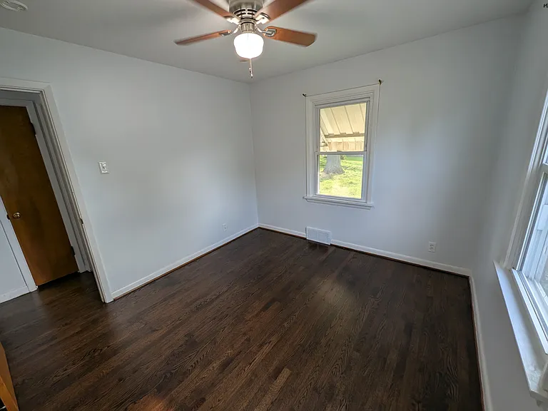 10205 Dandridge Dr — Photo 12