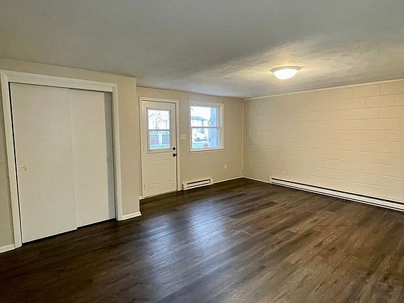2nd image of 320 E Cherry St APT 6