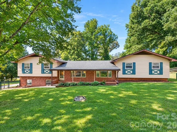 2 Independence Blvd, Asheville, NC 28805