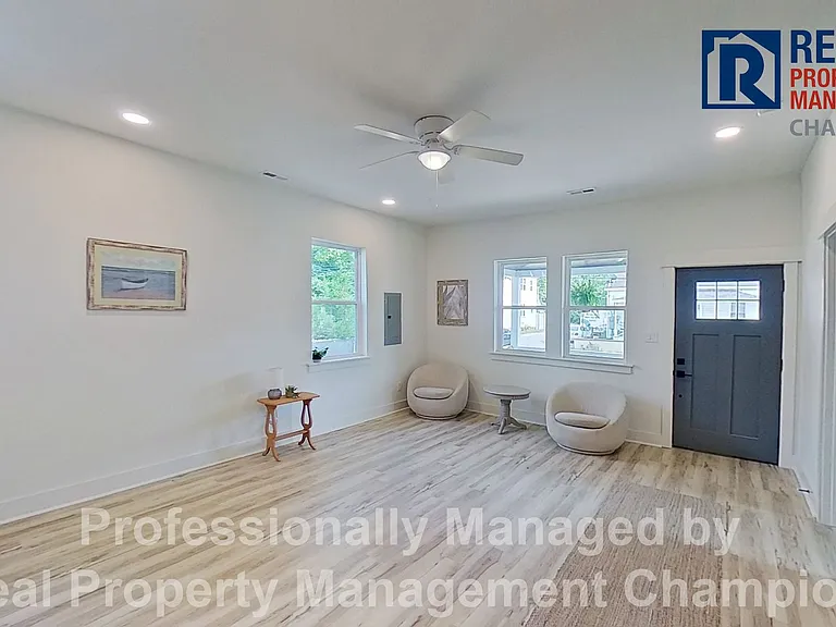 1109 Dock St — Photo 4