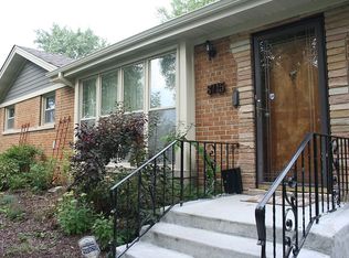 8715 Harding Ave, Skokie, IL 60076