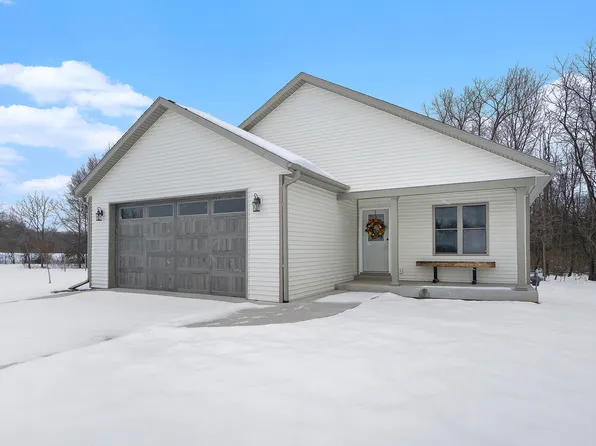 217 Corwin Meadows Dr, Lawrence, MI 49064