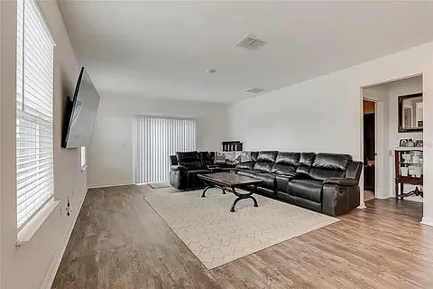 4602 Reisswood Loop — Photo 6