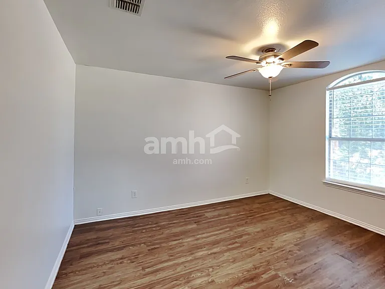 3933 Evergreen Ct — Photo 18