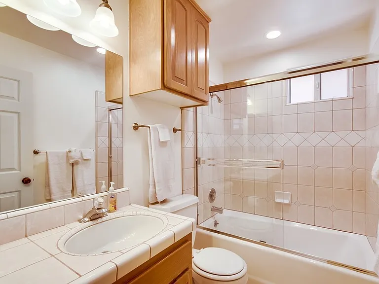 831 Allerton Ct — Photo 17