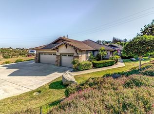 1417 Cresta Loma Dr, Fallbrook, CA 92028