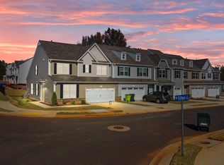 901 Hillman Ln, Mebane, NC 27302