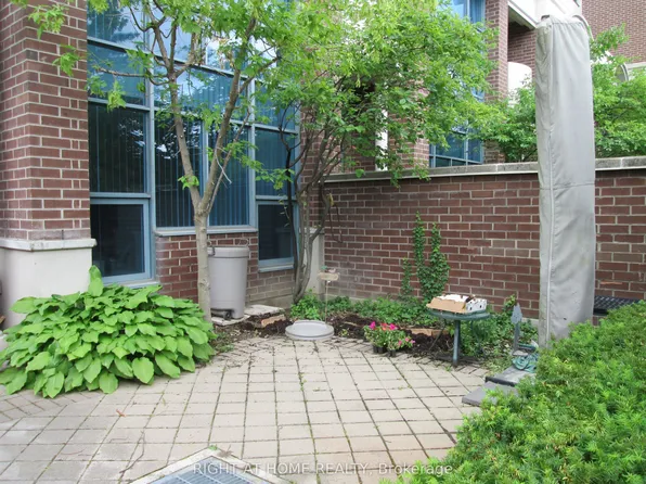 233 Beecroft Rd #111, Toronto, ON M2N 6Z9