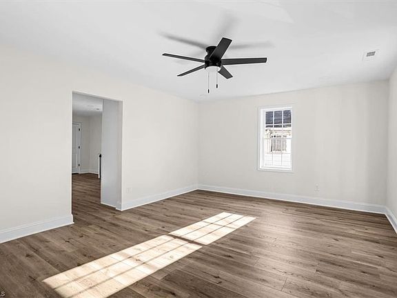 4th image of 1213 S Elm St