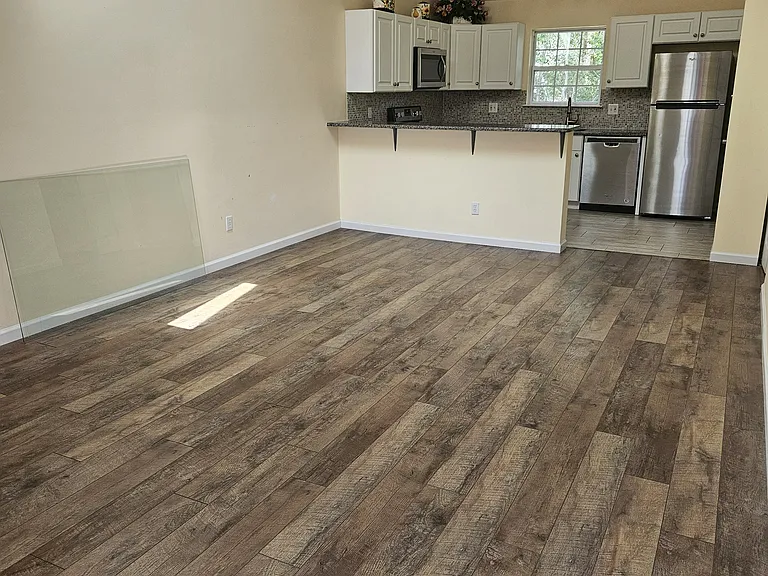 464 London Ct #464 — Photo 4