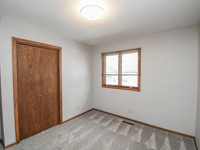2213 S Wellington Ave — Photo 23