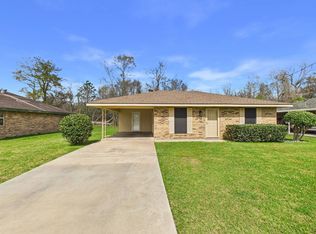 906 Cecile Blvd, Breaux Bridge, LA 70517