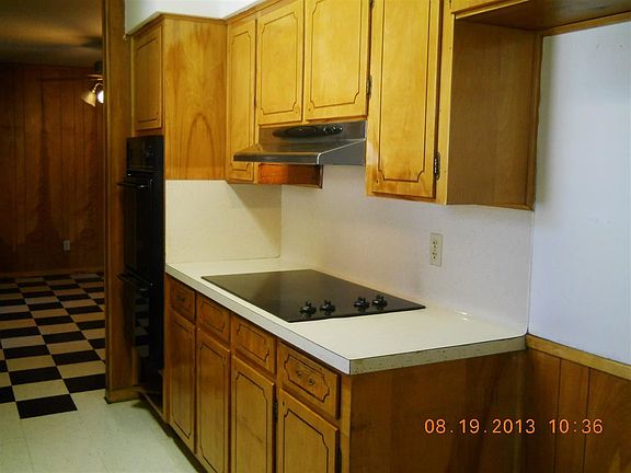 3rd image of 1050 Bingman Dr