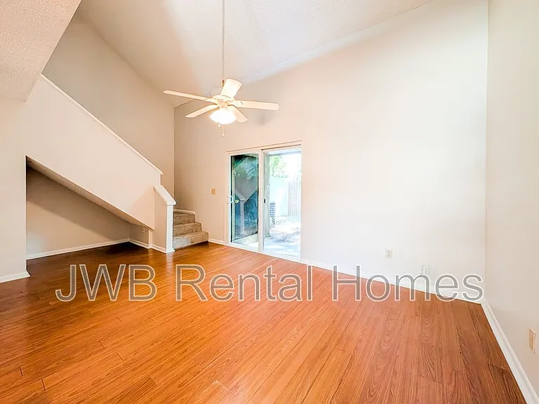 8271 Pineverde Ln — Photo 4