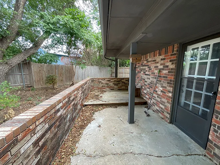 1421 Pheasant Run Ct — Photo 8