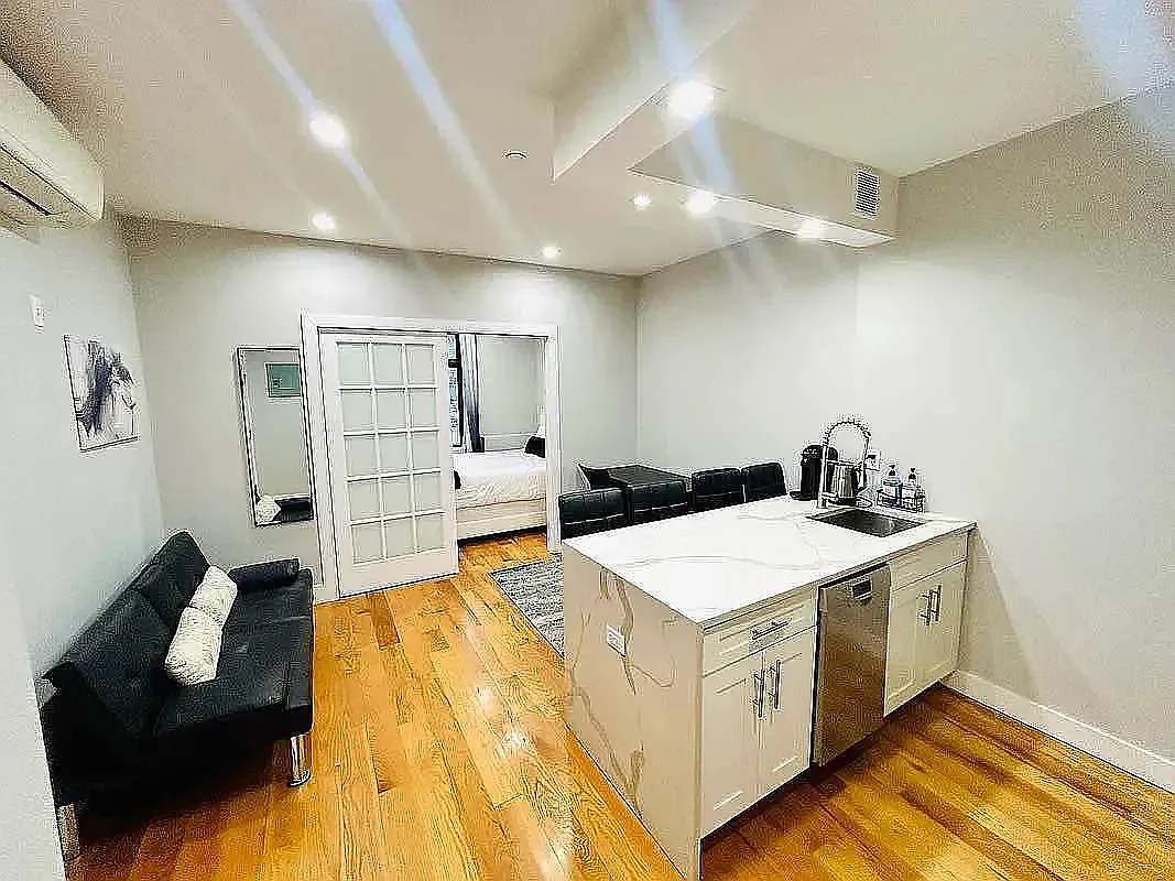 66 Somers Street — Photo 4