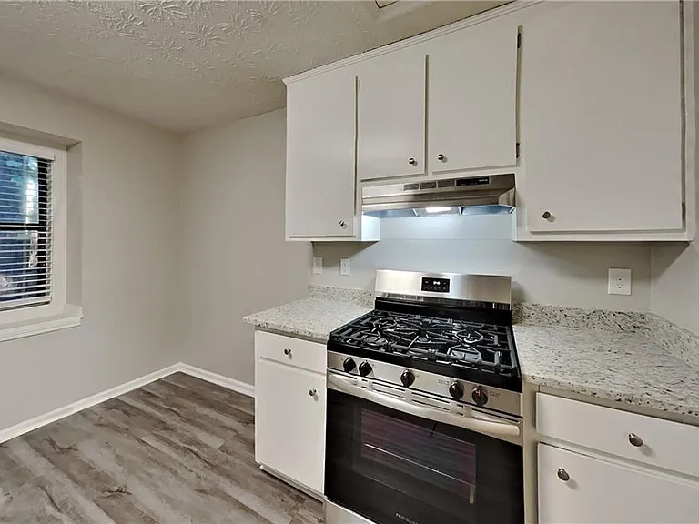4094 Maxanne Dr NW — Photo 7