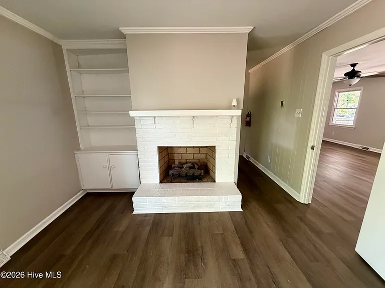 27 Vermont Ave — Photo 14
