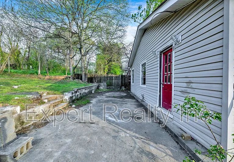 616 Rutledge Dr — Photo 6