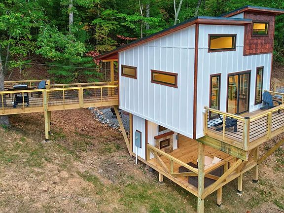 3rd image of 193 Garren Cove Rd