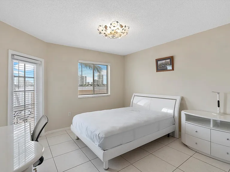 18260 N Bay Rd #304 — Photo 13