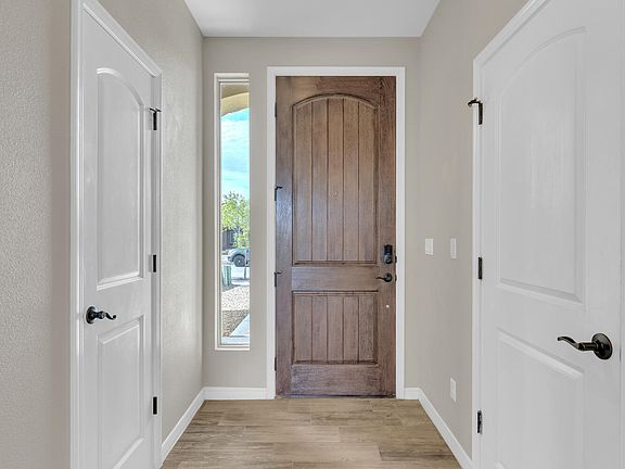 5th image of 13491 Everingham St