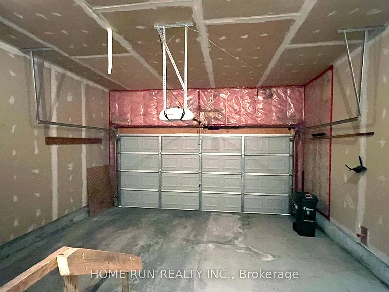 302 Wisteria Cres — Photo 20