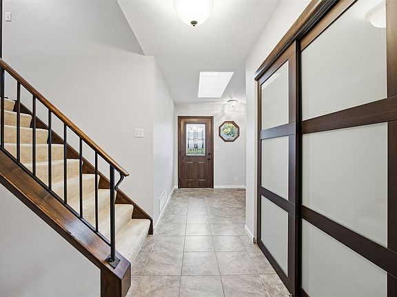 5th image of 114 Sand Ln NW