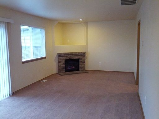 3rd image of 8923 191st St E