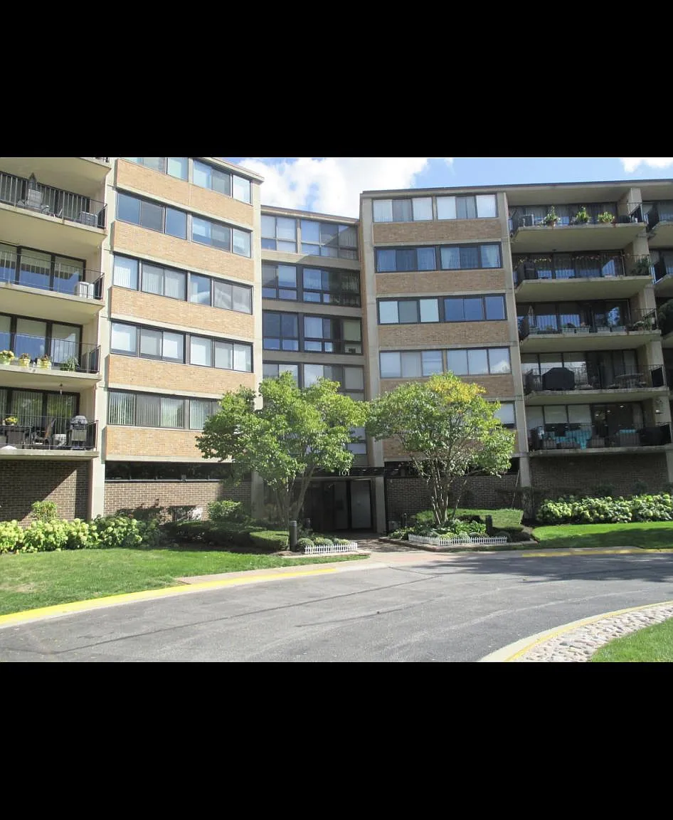 2 bed, 1350 sqft, $2,250 — Photo 1