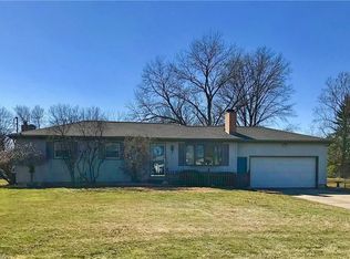 9710 Deltona Dr, New Middletown, OH 44442