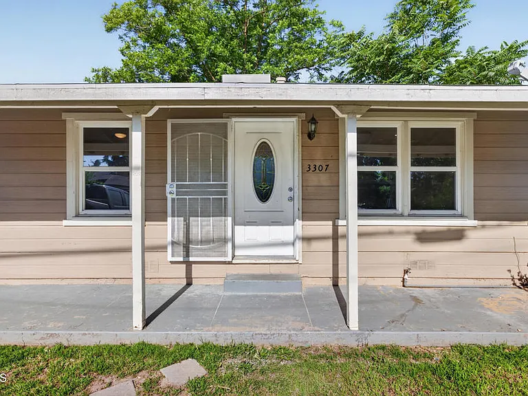3307 Belden St — Photo 3