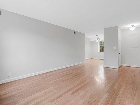 4th image of 4704 30th St S APT B1