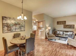 314 E Travelers Trl, Burnsville, MN 55337