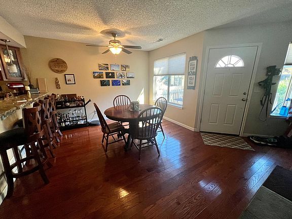Entry/Dining