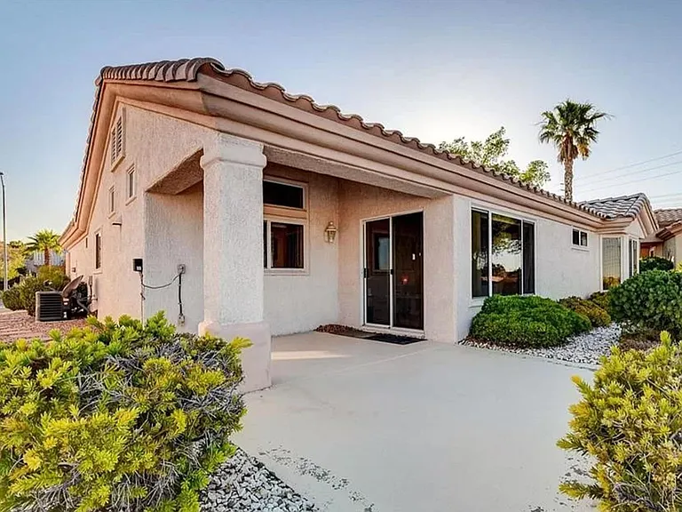 10504 Linden Wood Ct — Photo 9