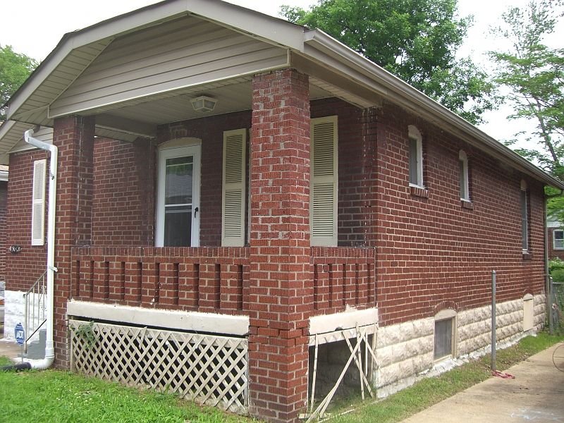 2nd image of 8320 Eton Pl